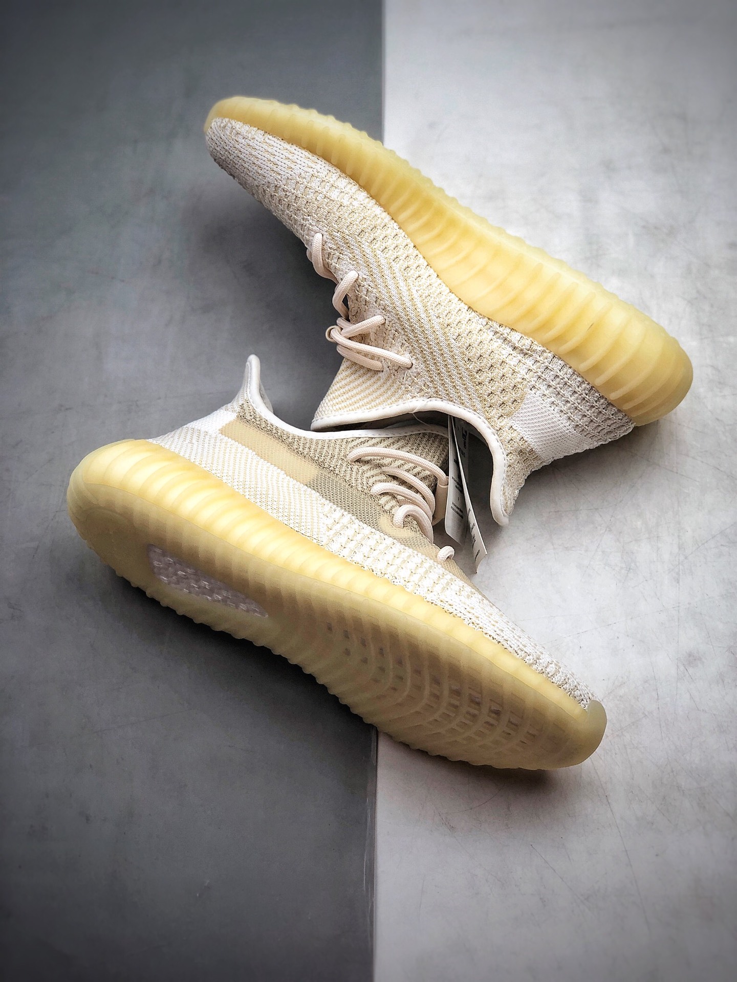 600 350V2  新氧化满天星 adidas Yeezy Boost 350 V2 “Abez”FZ5246