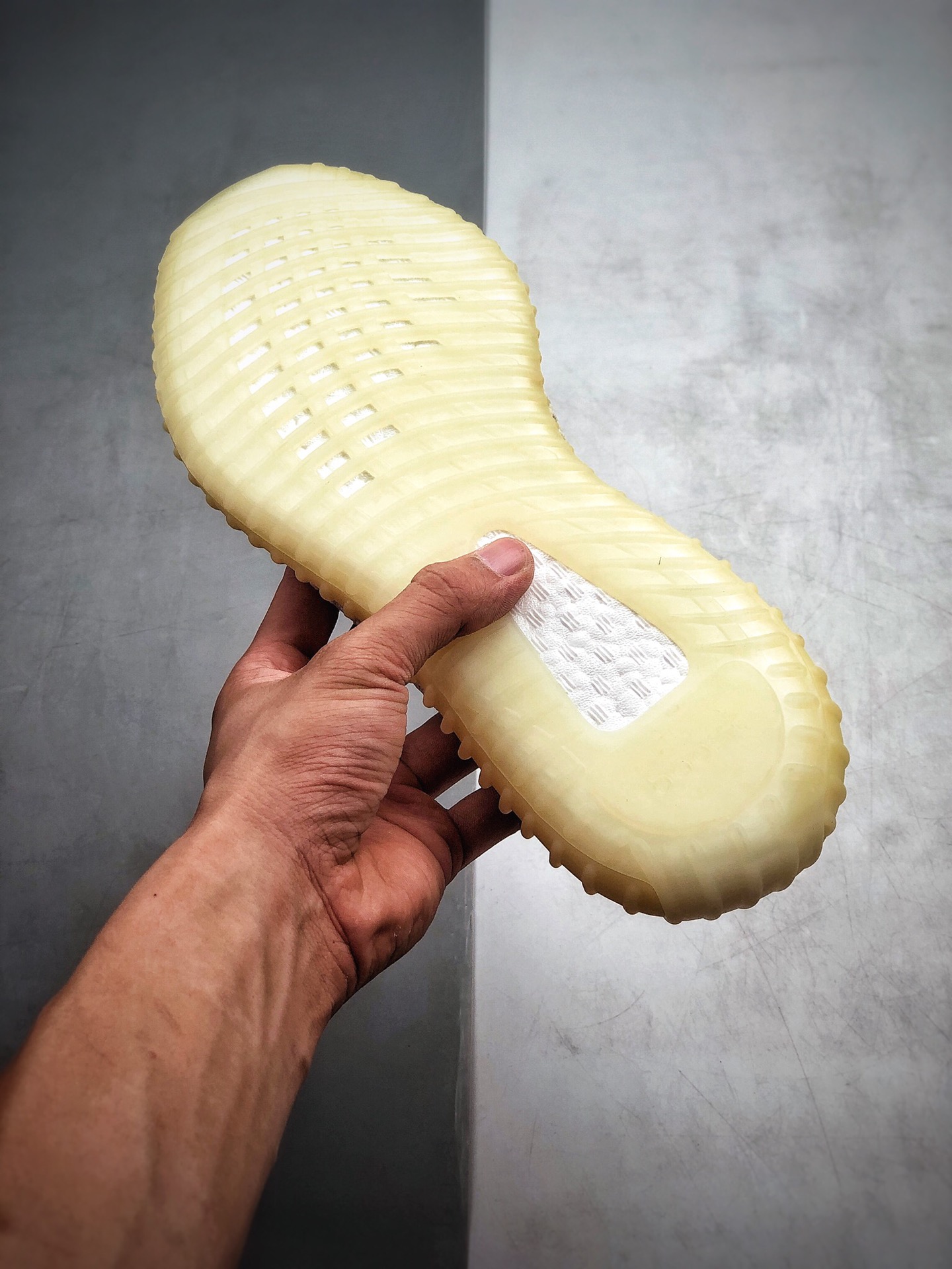 600 350V2  新氧化满天星 adidas Yeezy Boost 350 V2 “Abez”FZ5246