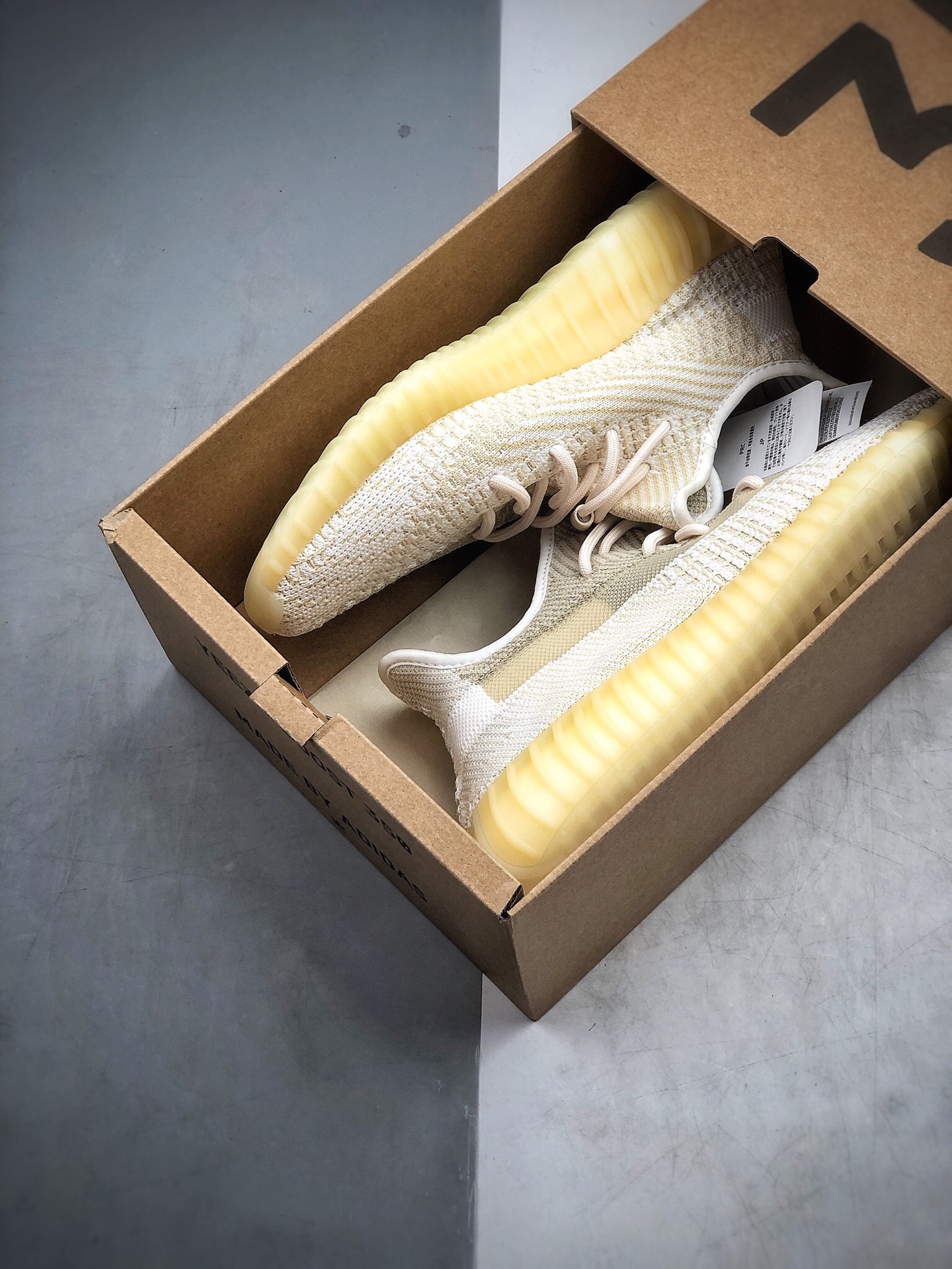 600 350V2  新氧化满天星 adidas Yeezy Boost 350 V2 “Abez”FZ5246