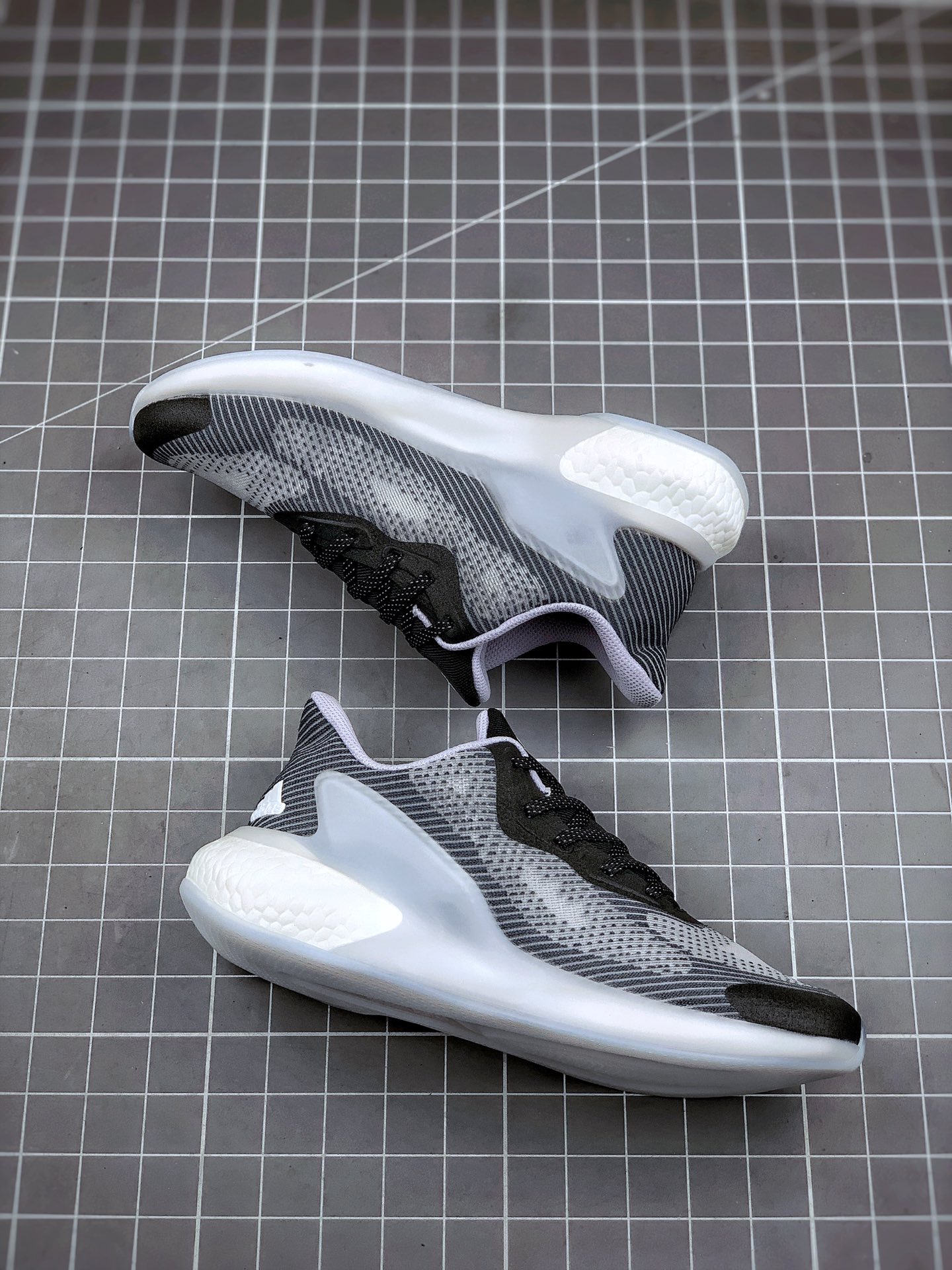 180  Adidas Alphaboost System M 针织鞋面