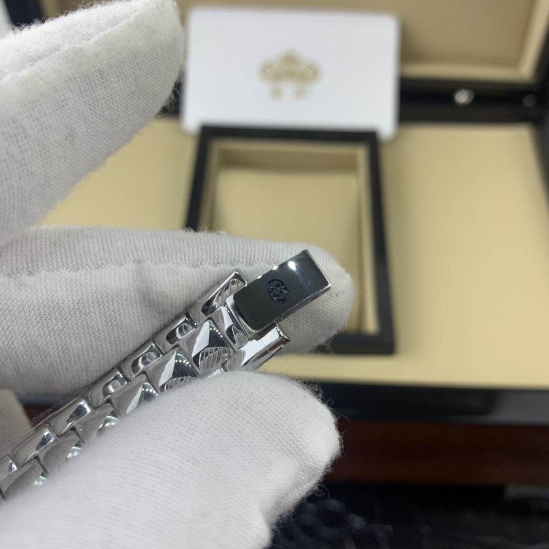 Gucci 皇家 古驰超薄超有质感 女表