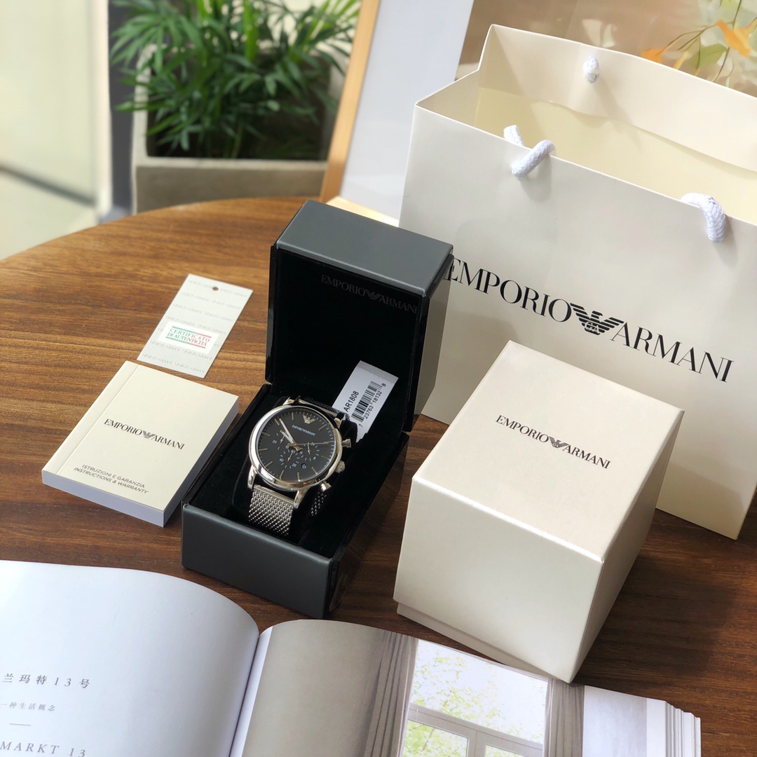 Armani es la pieza más popular de este año y ocupa el primer lugar en la lista del Pequeño Libro Rojo. Reloj …