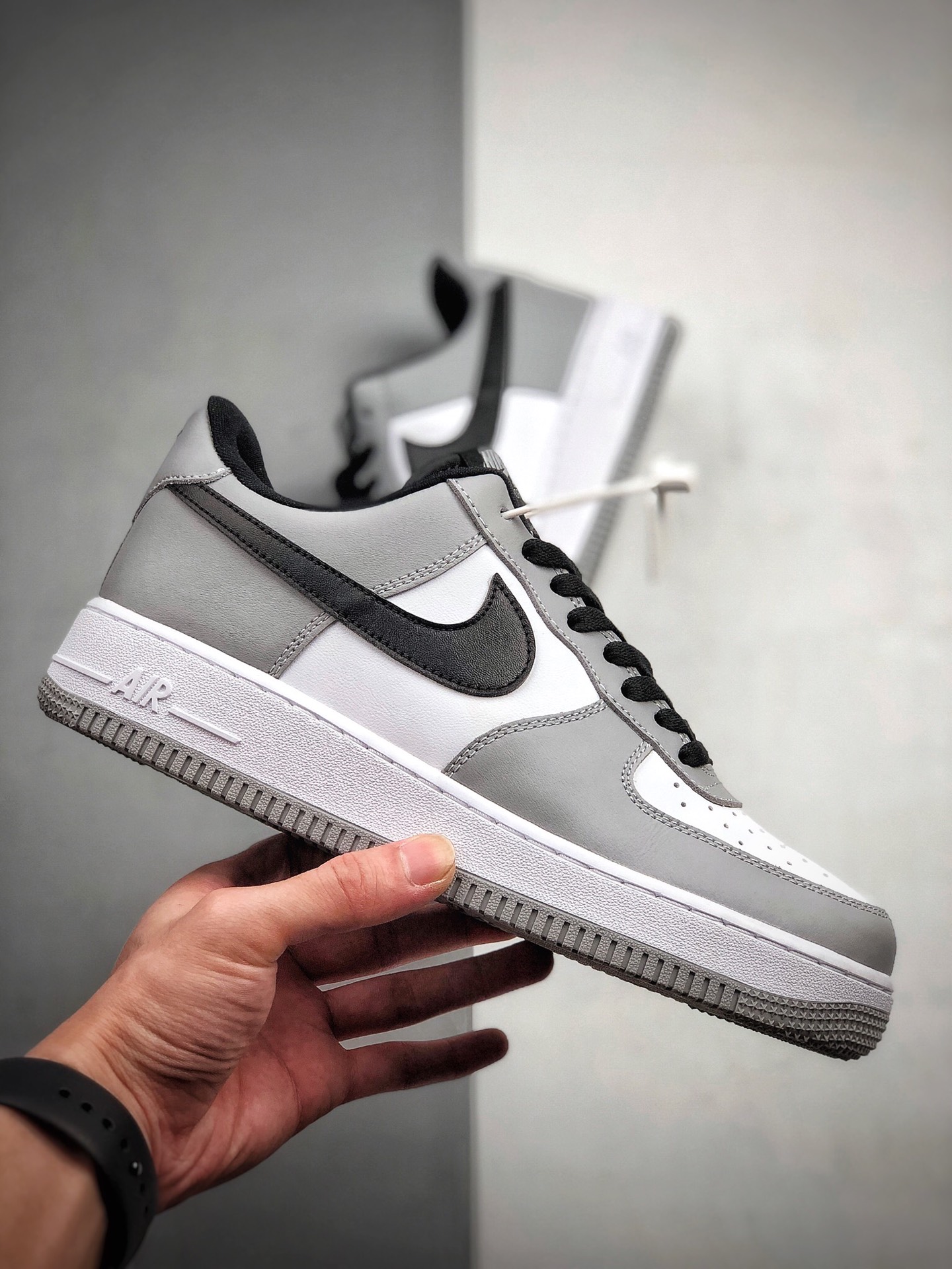 200  耐克Nike 空军一号运动休闲板鞋 货号：554724-091