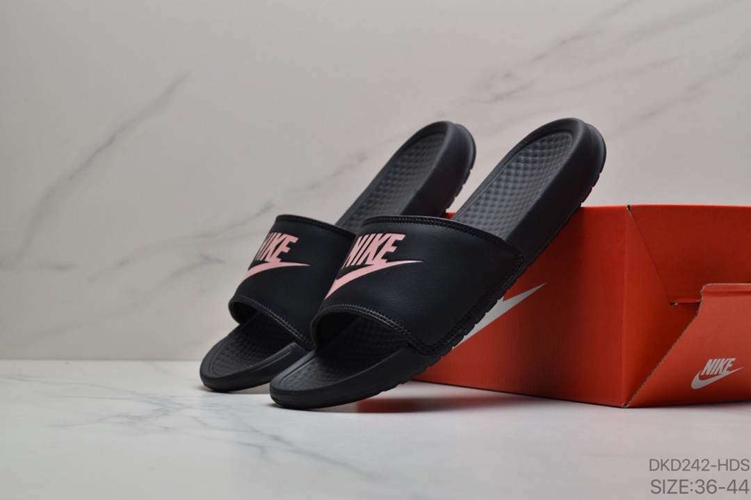 60 耐克NIKE BENASSI SWOOSH耐克   Nike Benassi Dou Ultra Slid 权志龙同款