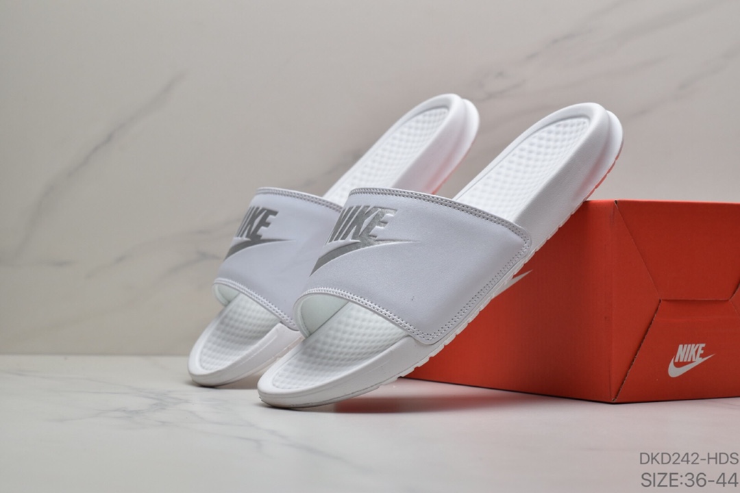 60 耐克NIKE BENASSI SWOOSH耐克   Nike Benassi Dou Ultra Slid 权志龙同款