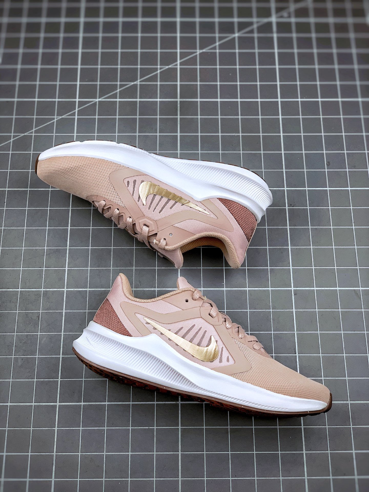 150 Wmns Nike Downshipfter 玫瑰金 网 透面 气 训 跑练 步鞋 CI9984-200