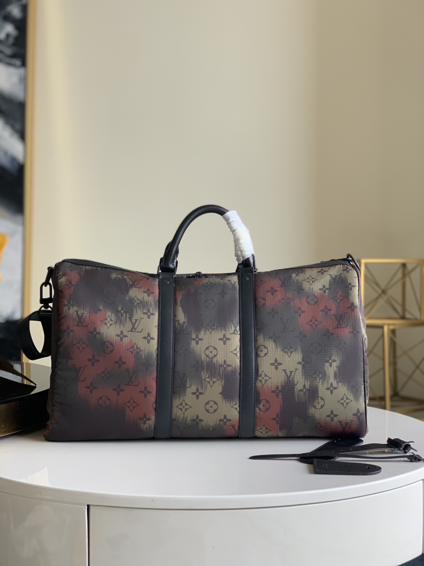 NO:395961,[Exclusive real photo M56416] Bags cannot be folded, all cannot be matched with the packaging camouflage series undefeated camouflage!  Super cool!  Imported nylon material that male gods cannot resist, very light love [color] 50cm T., LV [original leather], louis vuitton19860909【独家实拍M56416】包包不能折 所有配不了包装迷彩系列不败迷彩！超酷！男神们无法抗拒的元素进口尼龙材质,很轻爱了爱了[色]50cm T.,LV【原厂皮】,louis vuitton,Bag