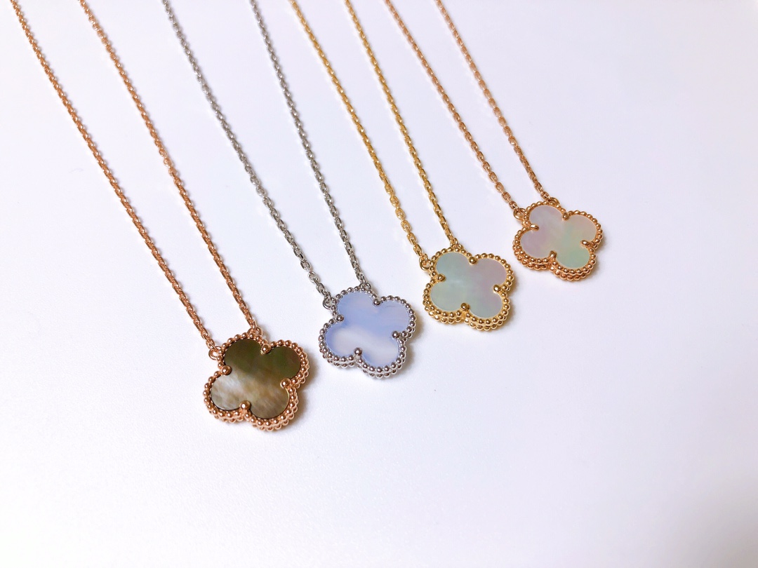 Van Cleef & Arpels 代购级别 Vca 梵克雅宝 标准中号四叶草项链 爆 永远都不够卖的款 精选德国进口s925纯银材质电镀厚金 我家版型超赞 必入款