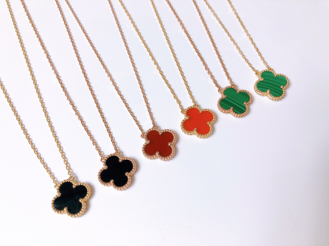 Van Cleef & Arpels 代购级别 Vca 梵克雅宝 标准中号四叶草项链 爆 永远都不够卖的款 精选德国进口s925纯银材质电镀厚金 我家版型超赞 必入款