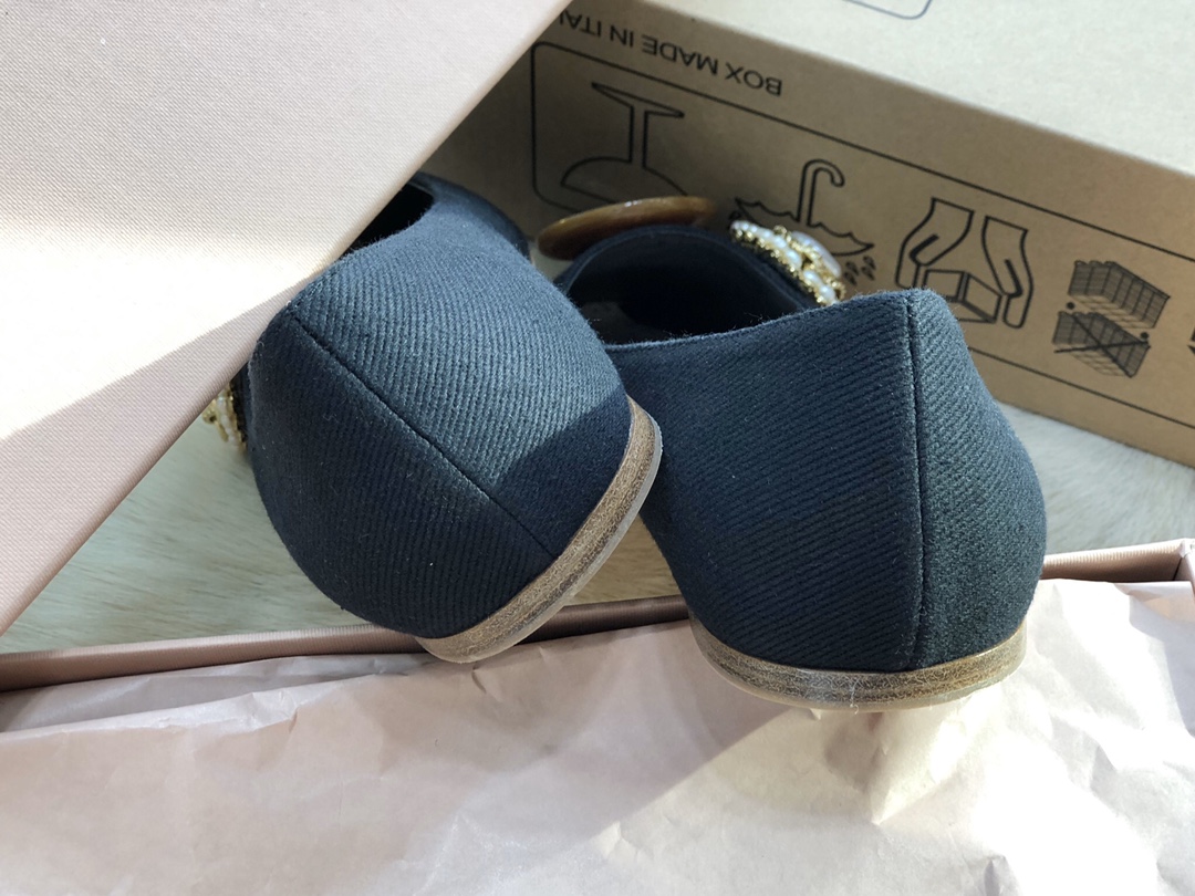 Miu Miu Classic Luxury Leather Shoe Loafer Ref 8