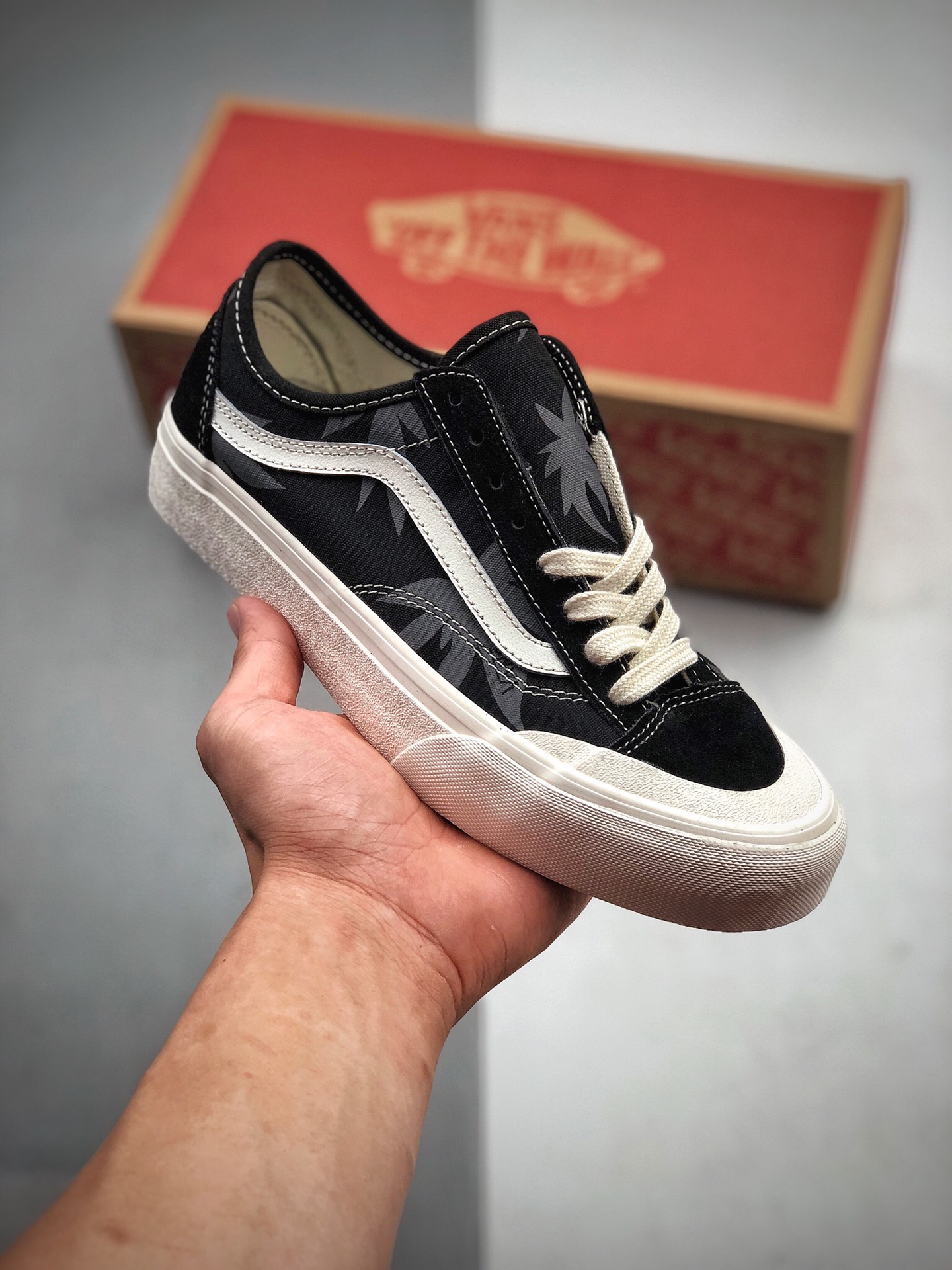 150   Vans Style 36 Cecon SF 半月包头黑枫叶