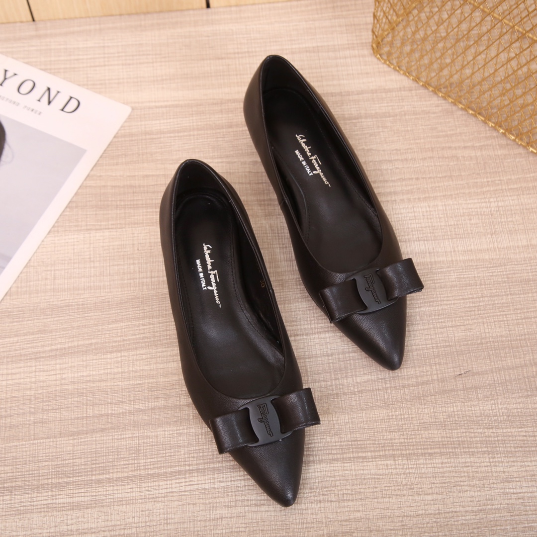 Salvatore Ferragamo Ferragamo Viva Viva ! ¡Phila nueva serie VIVA de zapatos planos precio de fábric