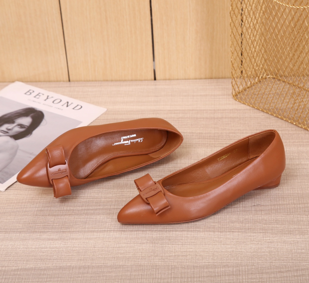 Salvatore Ferragamo Ferragamo Viva Viva ! ¡Phila nueva serie VIVA de zapatos planos precio de fábric