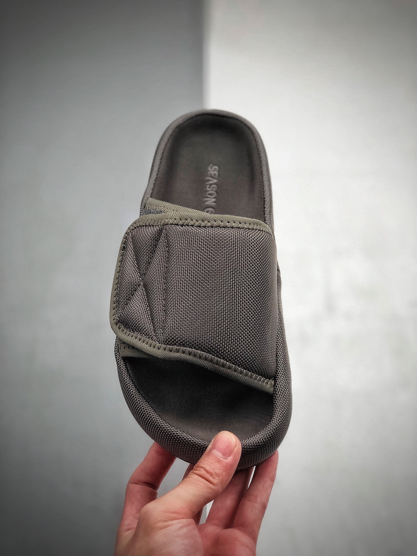 130 Kanye yeezy season 6   潮流拖魔术贴拖鞋