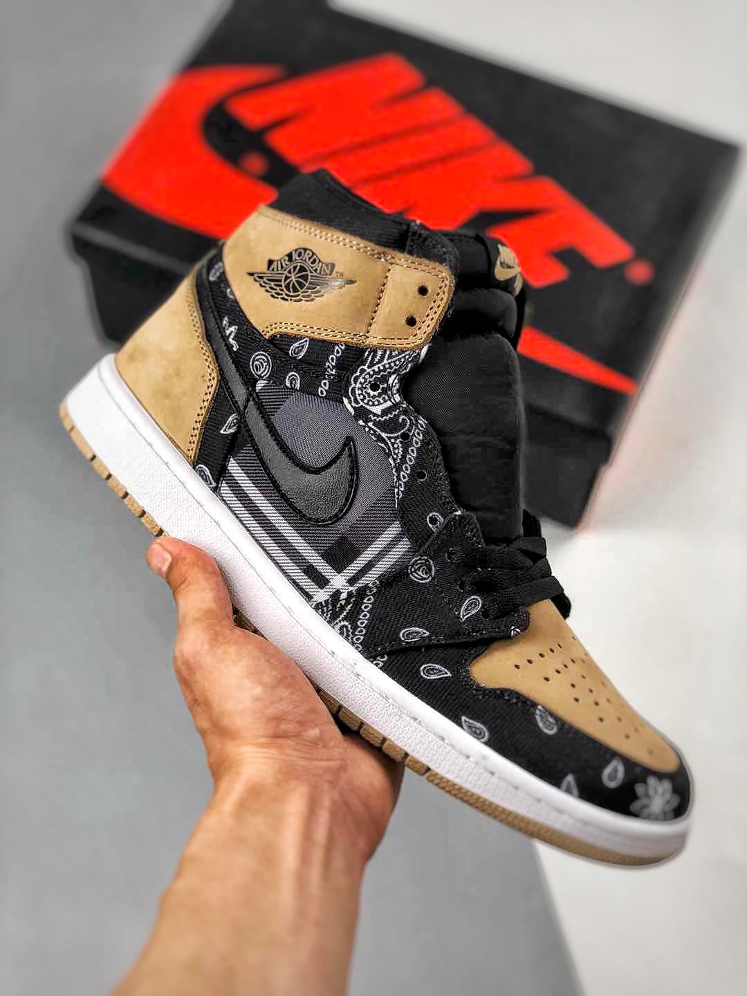 Envío contra reembolso Mismo modelo que usan muchas celebridades, el rapero Scott colabora nuevamente con Travis Scott …
