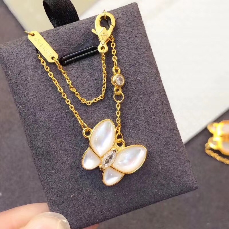 Van Cleef & Arpels VCA 梵克雅宝 天然白贝母 蝴蝶，手链，戒指 ， 扣， logo，玫瑰金，黄金色两色可选