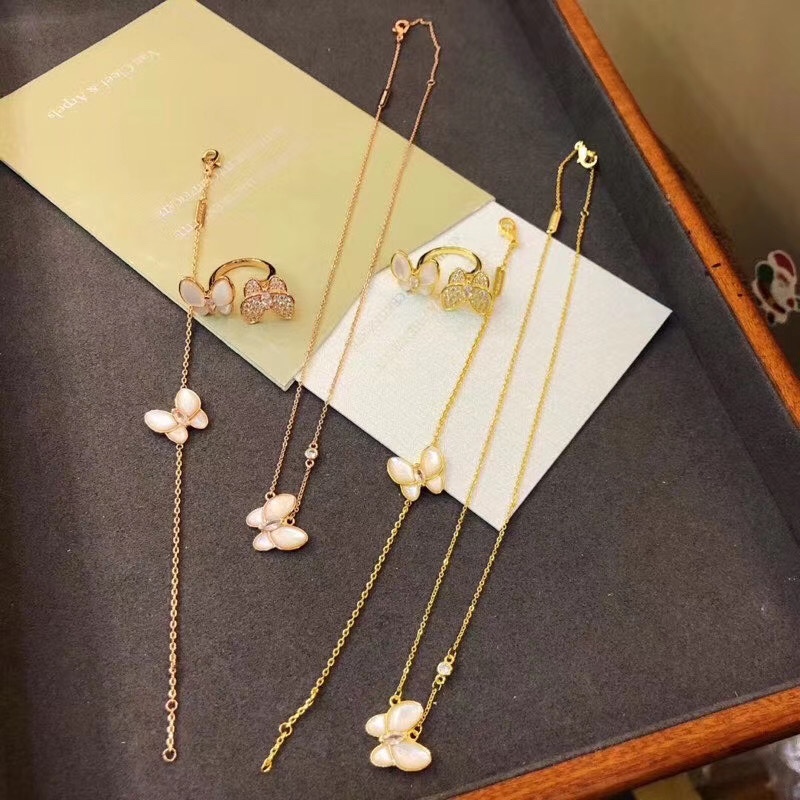Van Cleef & Arpels VCA 梵克雅宝 天然白贝母 蝴蝶，手链，戒指 ， 扣， logo，玫瑰金，黄金色两色可选