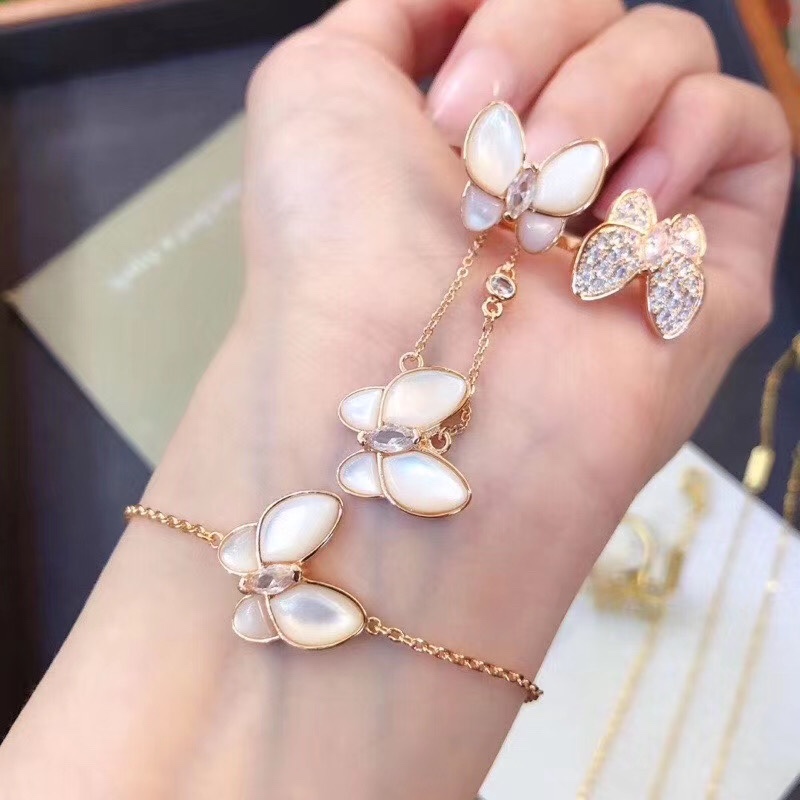 Van Cleef & Arpels VCA 梵克雅宝 天然白贝母 蝴蝶，手链，戒指 ， 扣， logo，玫瑰金，黄金色两色可选