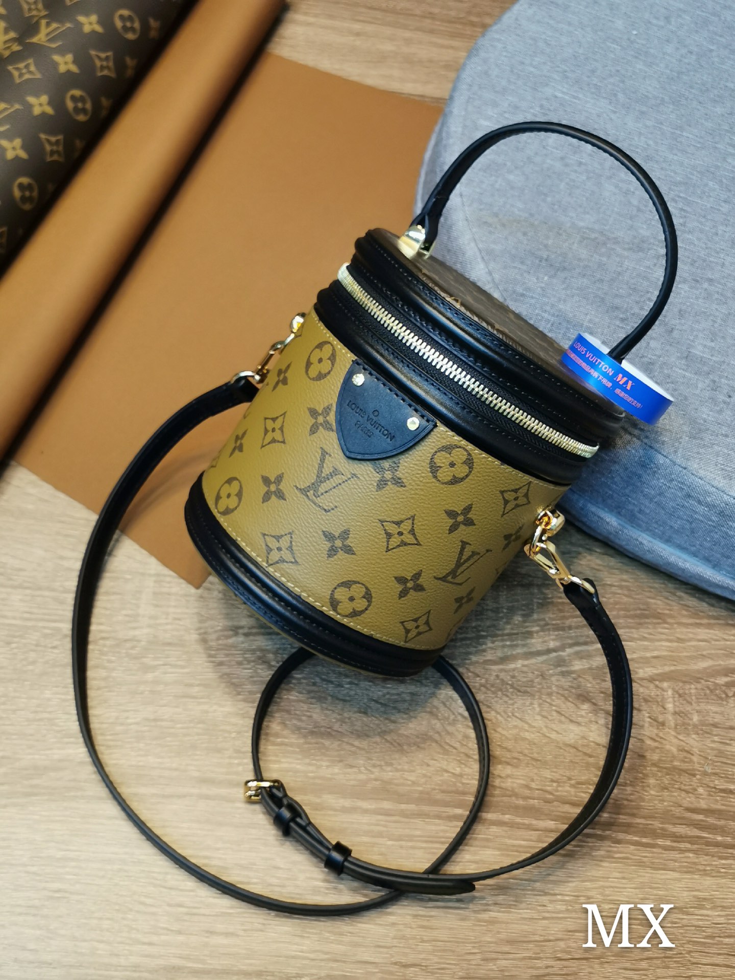 Buy Cheap Replica
 Louis Vuitton LV Cannes Handbags Cosmetic Bags for sale cheap now
 Monogram Reverse Canvas Vanity M43986