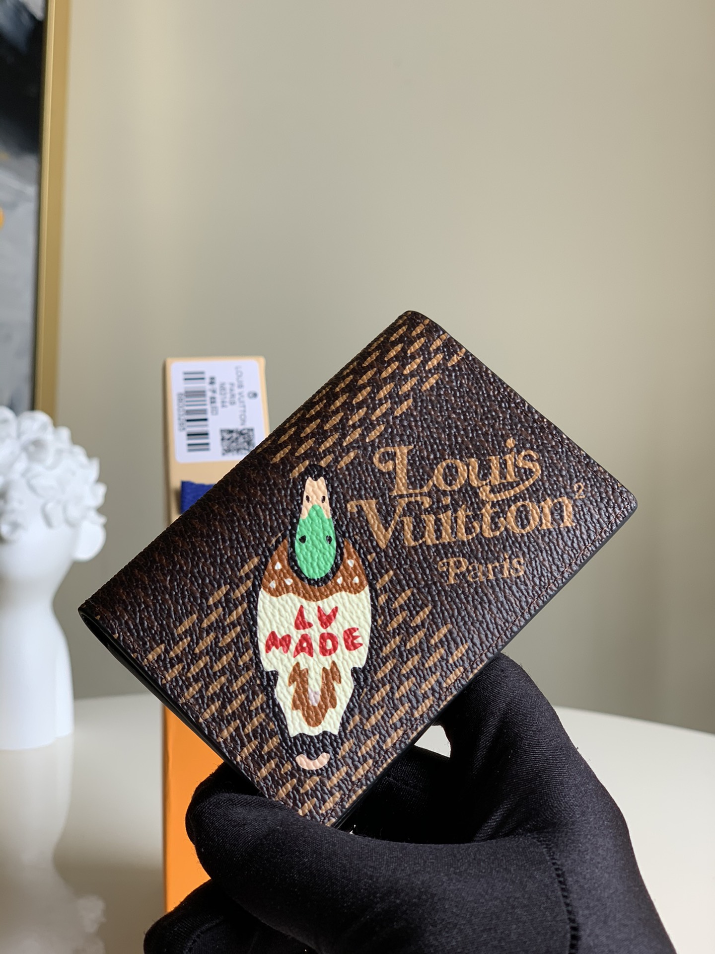 NO:395944,[Exclusive real photo N63144] This bagged leather clip has seven mezzanines, which can hold credit cards, ride cards, business cards, and even city map 7 x 11 cm (length x height) A., LV [original leather], louis vuitton19860909【独家实拍N63144】此款袋装皮夹子设有七个夹层、可放信用卡、乘车卡、名片,甚至城市地图7 x 11 cm (长 x 高)A.,LV【原厂皮】,louis vuitton,Bag