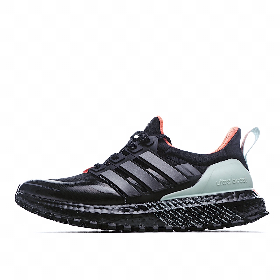 H0 Adidas Ultraboost All Terrain 4.0 全掌爆米花休闲运动跑鞋采用网材搭配反光皮革鞋面，配上Stretchweb网格外底和Boost中底，提供非凡穿着体验其Primeknit一体化编制鞋身被赋予了崭新的立体纹路细节，更具袜套感。FW7759