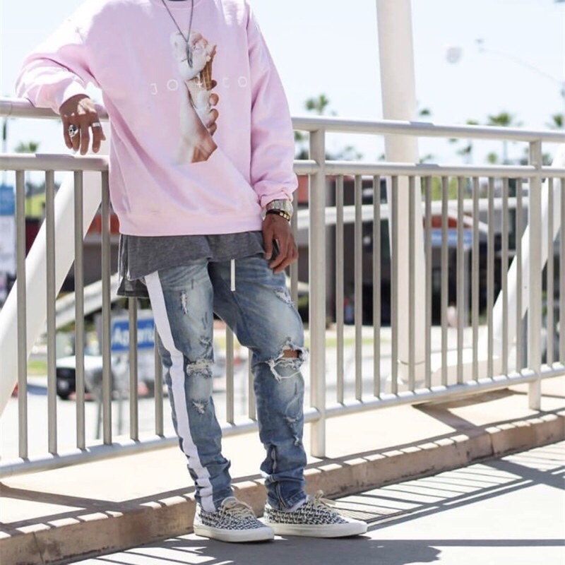 小红书爆款‼️ FOG  吴亦凡多次上脚
Vans Bold Ni 吴亦凡同款 
经典复古黑白低帮休闲帆布硫化
尺码：35 36 36.5 37 38 38.5 39 40 40.5 41 42 42.5 43 44