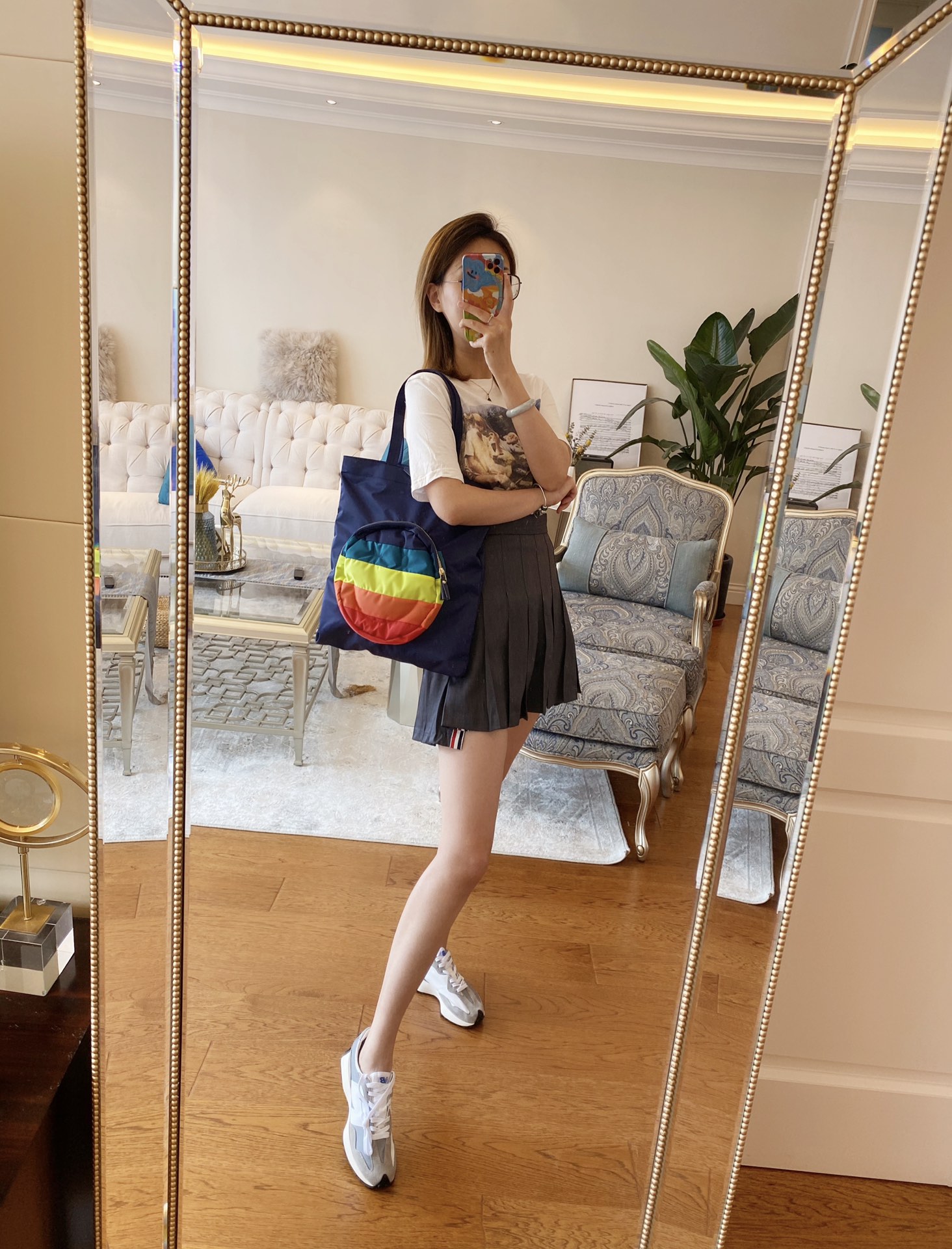 A versatile everyday tote bag designed with effortless commute - Comprehensive 3