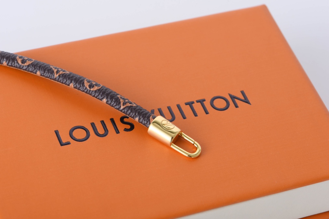 200 Louis Vutton路易威登20ss Vivienne吉祥物皮手环