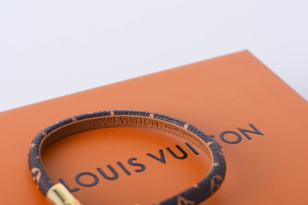 200 Louis Vutton路易威登20ss Vivienne吉祥物皮手环
