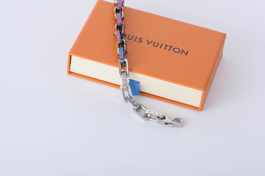 200 Louis Vutton路易威登20ss 竹节淬火渐变链式手镯