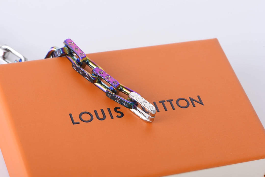 200 Louis Vutton路易威登20ss 竹节淬火渐变链式手镯