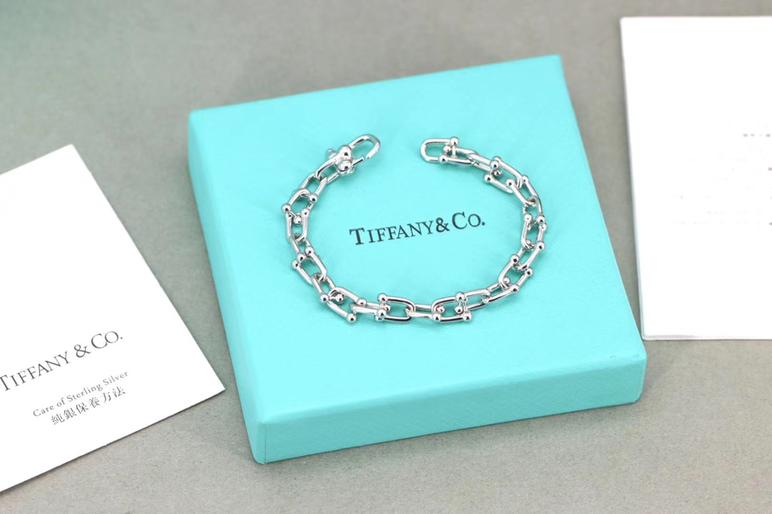 Tiffany & Co. 蒂*尼 tiff 银色 U型扣 女士手链 纯银
