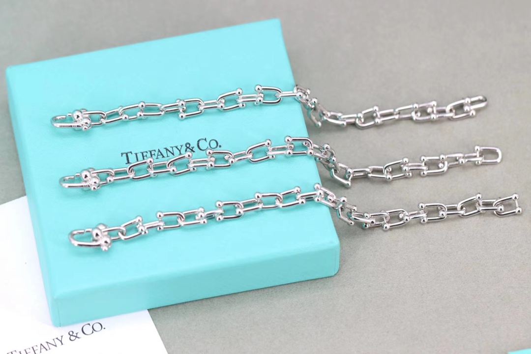Tiffany & Co. 蒂*尼 tiff 银色 U型扣 女士手链 纯银
