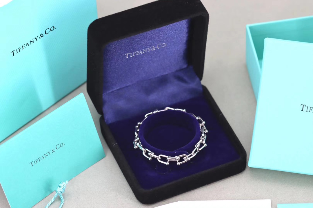Tiffany & Co. 蒂*尼 tiff 银色 U型扣 女士手链 纯银