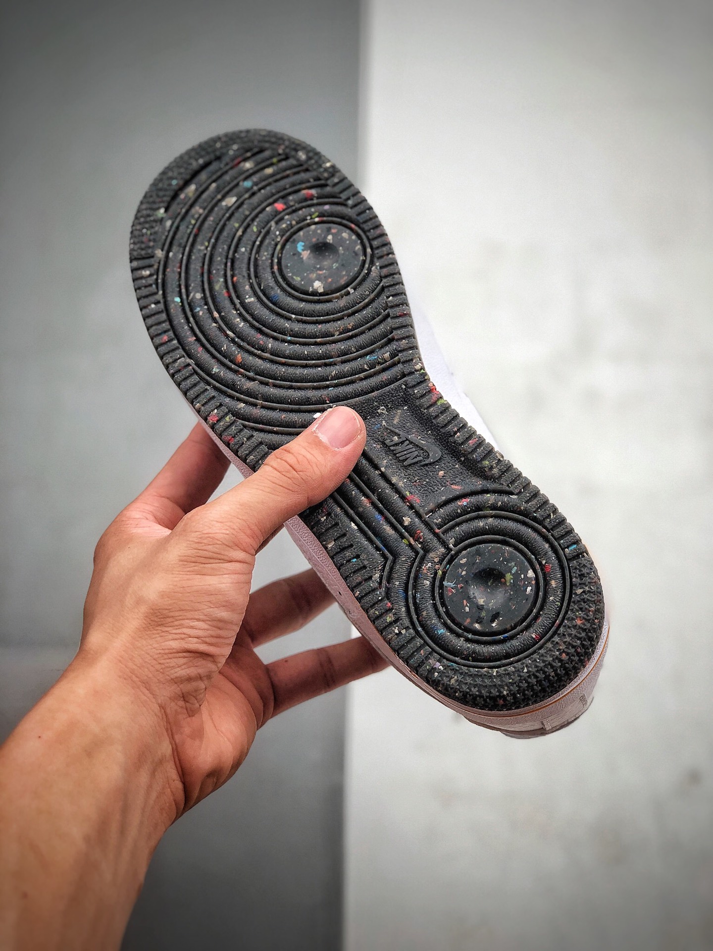 180 耐克Nike 空军一号运动休闲板鞋  货号DB1558-100 尺码： 36 36.5 37 38 38.5 39 40 40.5 41 42 42.5 43 44 44.5 45