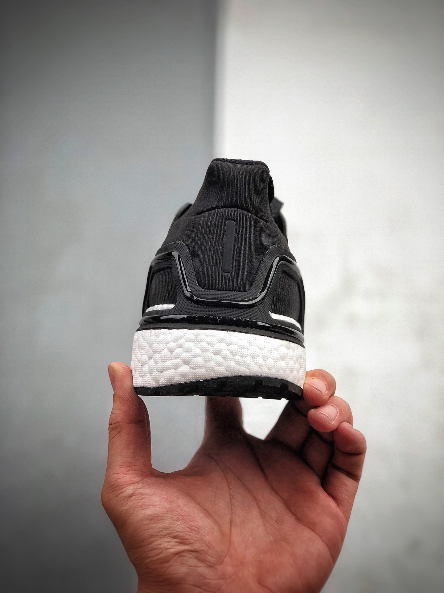 180  Adidas 阿迪达斯 Ultra Boost 20 爆米花中底休闲跑步鞋
