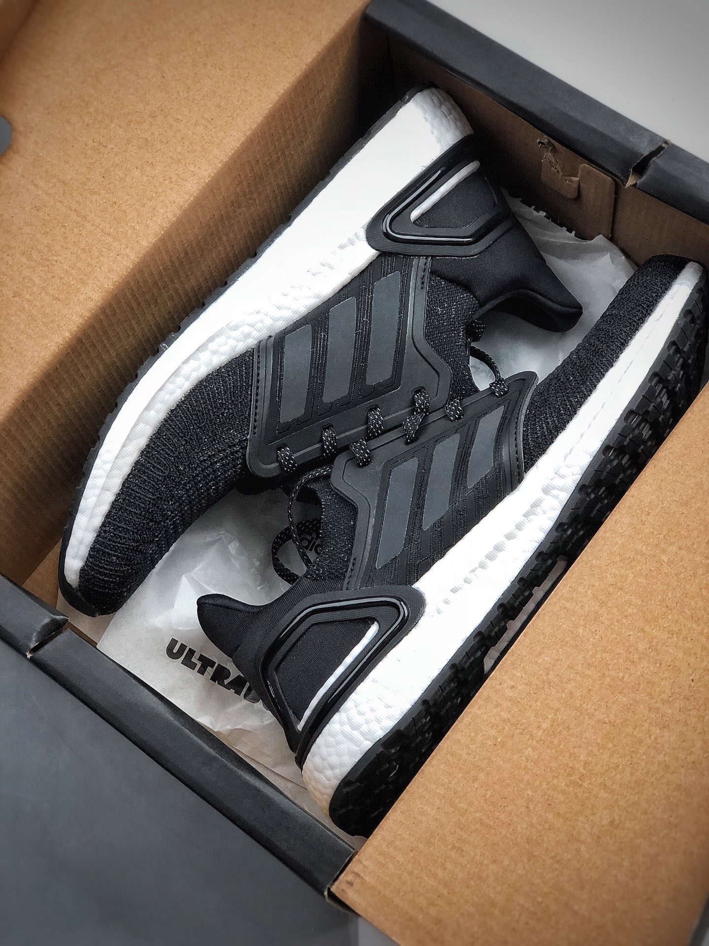180  Adidas 阿迪达斯 Ultra Boost 20 爆米花中底休闲跑步鞋