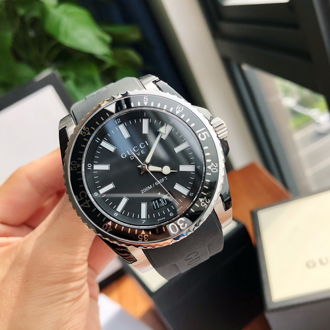 Часы Gucci