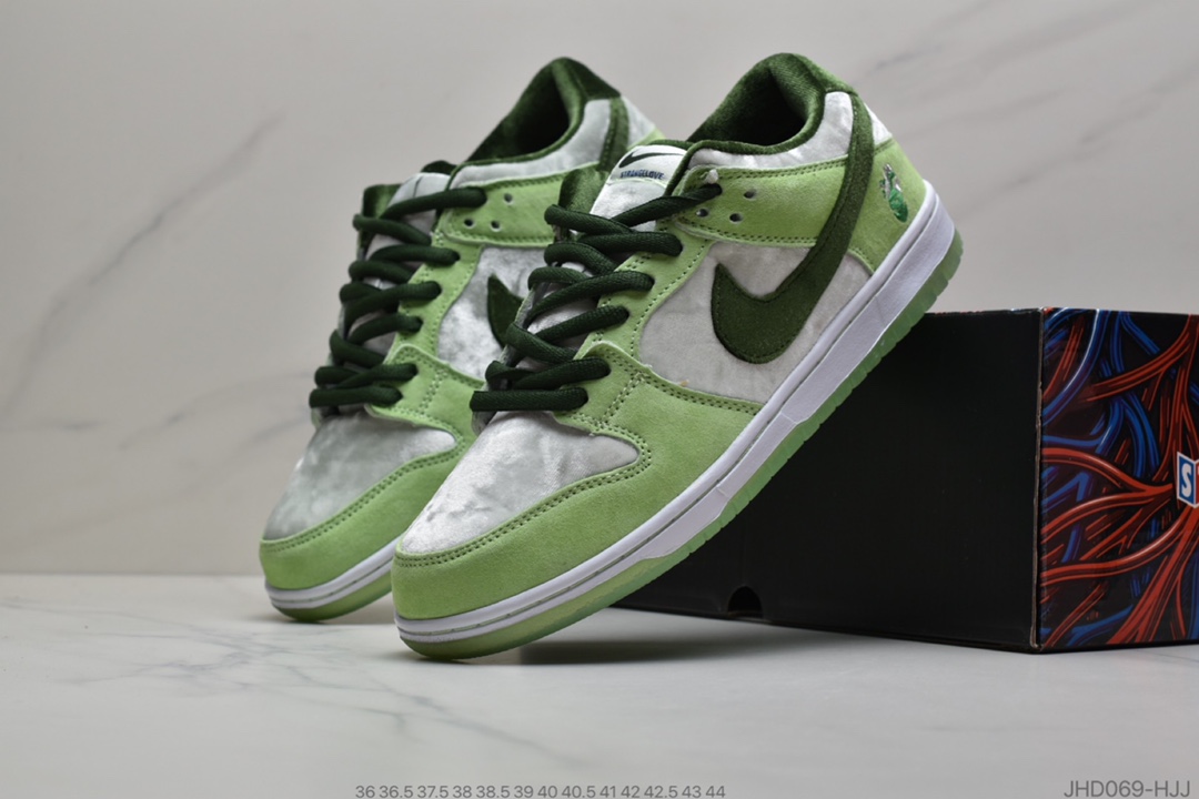 190  StrangeLove x Nike SB Dunk Low”Valentine's Day”扣篮系列低帮经典百搭休闲运动板鞋“情人节丝绒”CT2552-331