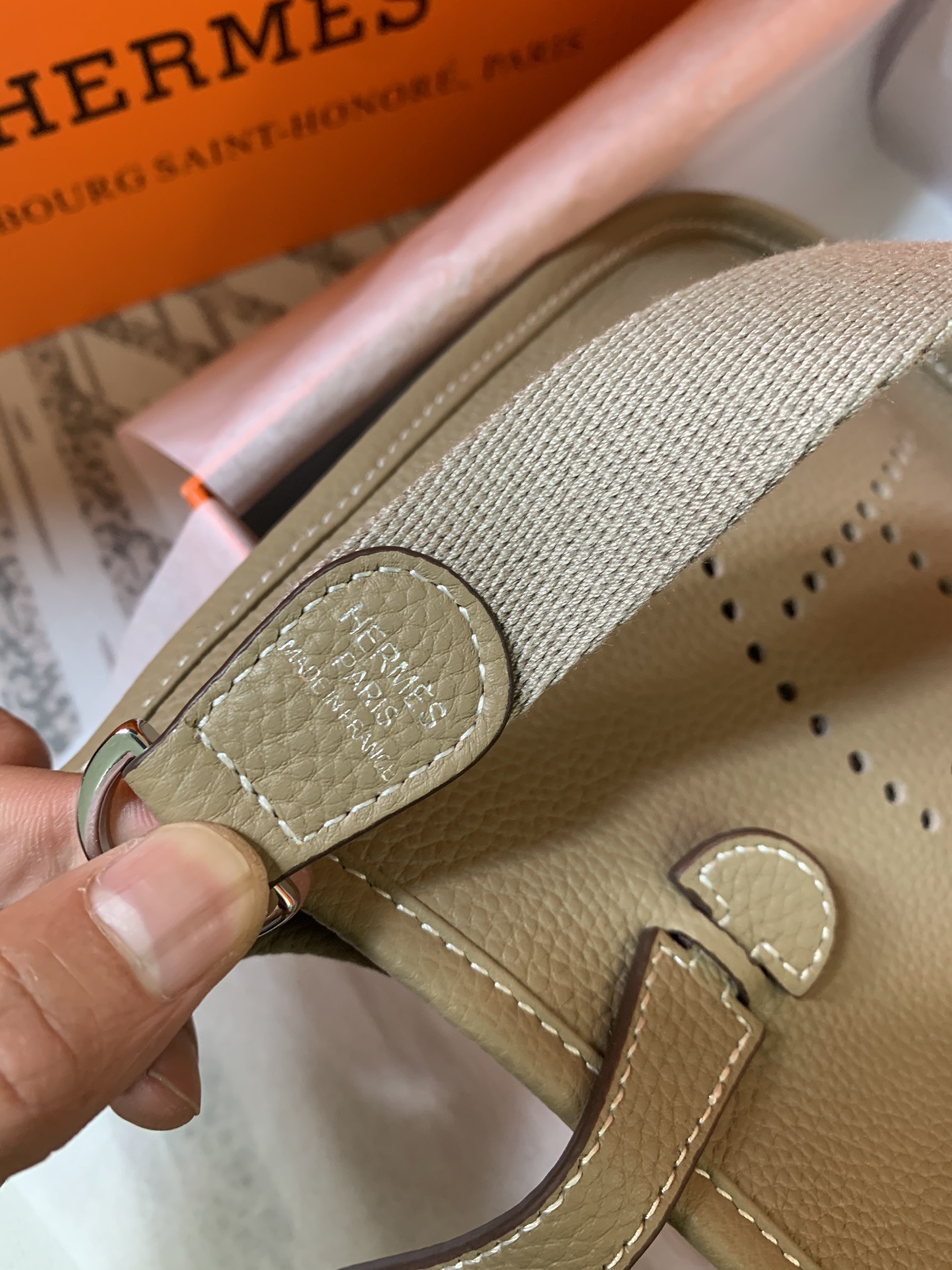 Evelyne mini 伊芙琳迷你 Togo 牛皮製 超ソフト手触り 夏季コーデに最適