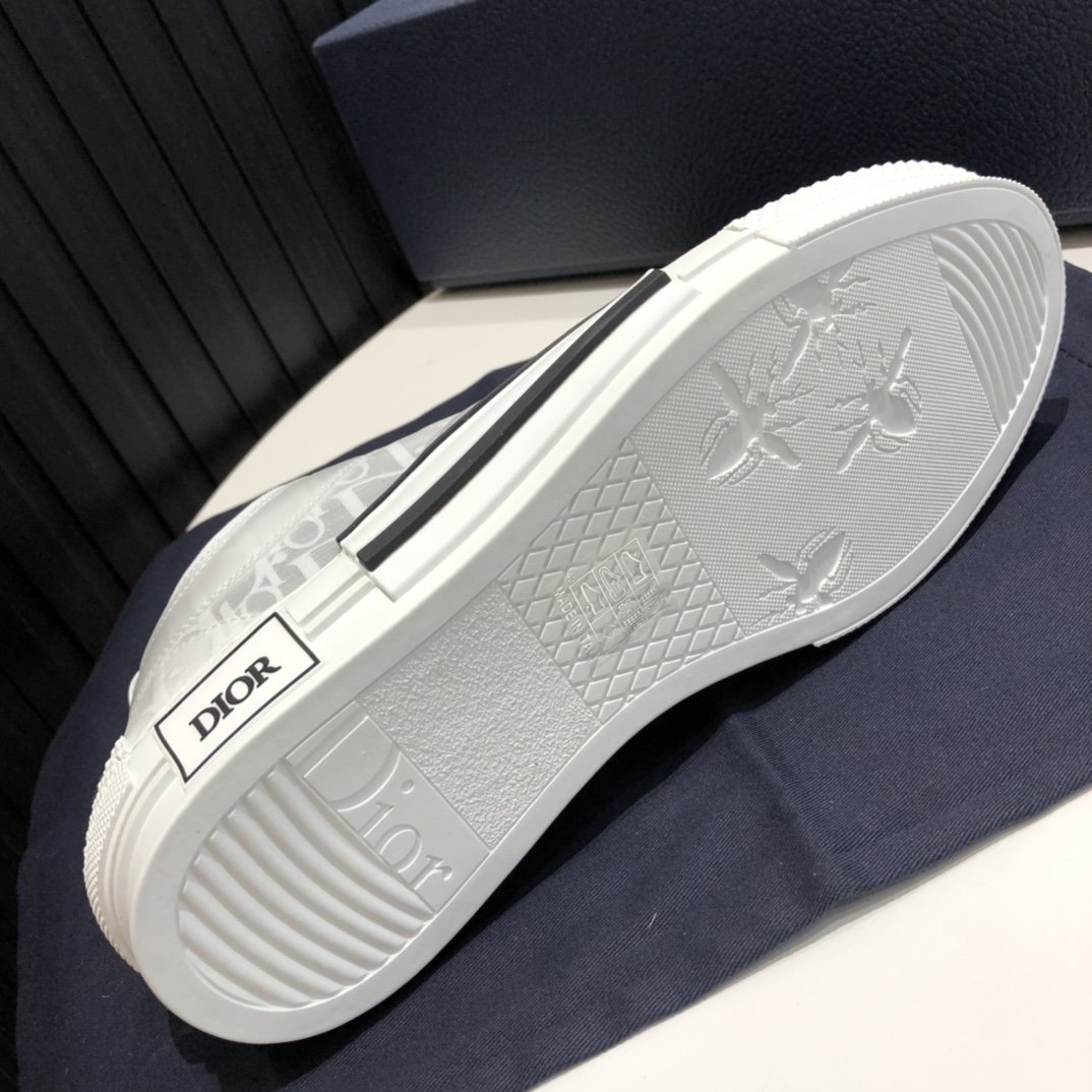 D家新款B23高帮运动鞋️这款采用白