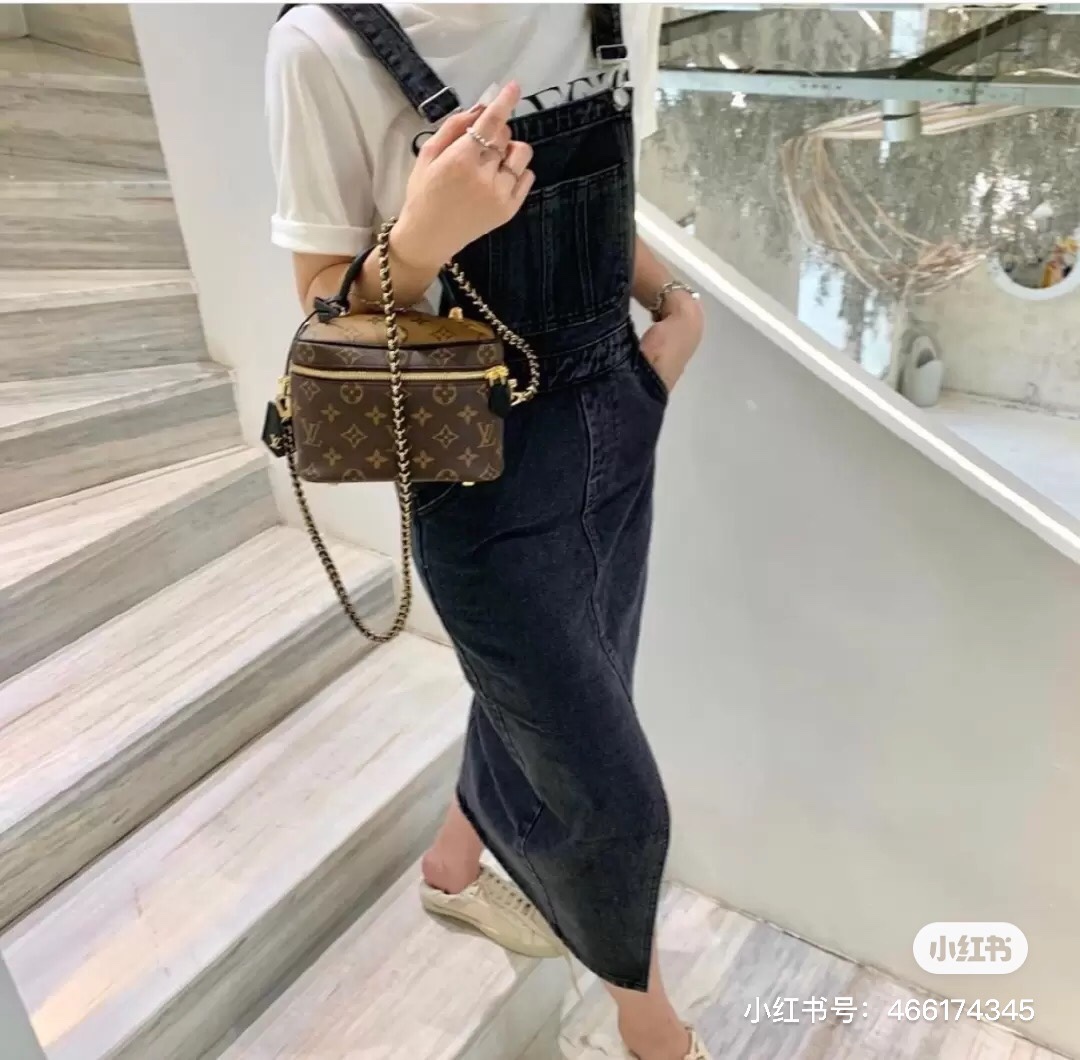 博主 网红 明星都在种草的一款神奇包～
在小红书已经被Po烂了
但是依然阻止不了大家对它的热卖
一包难求 果然名不虚传！