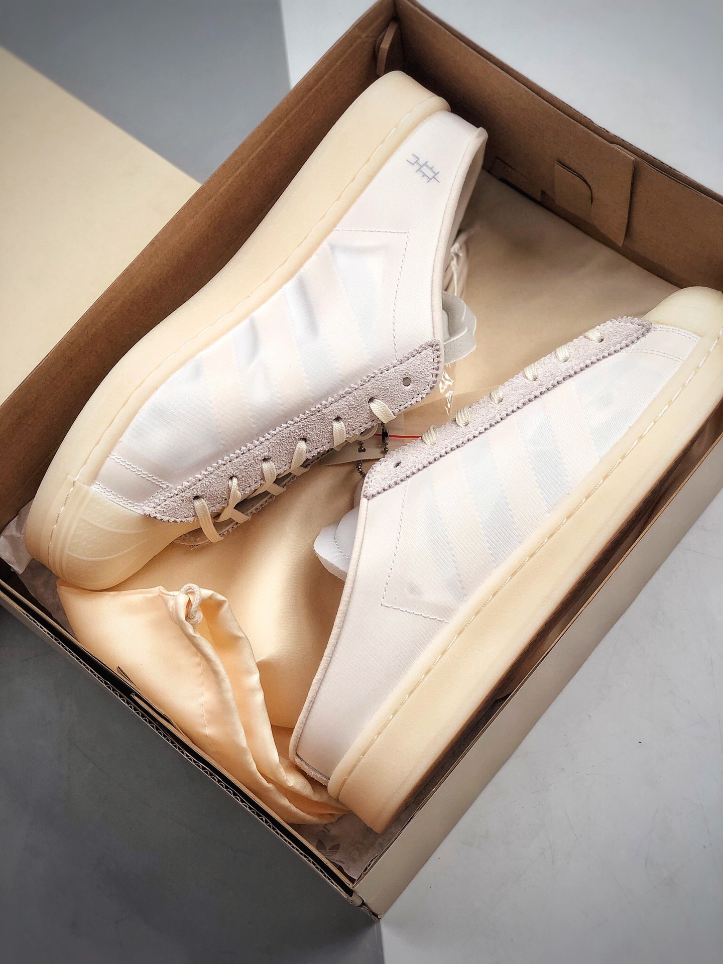 160 公司级 adidas 贝壳头 半拖 帆布 米白色 陈奕迅 阿虎同款FX8116