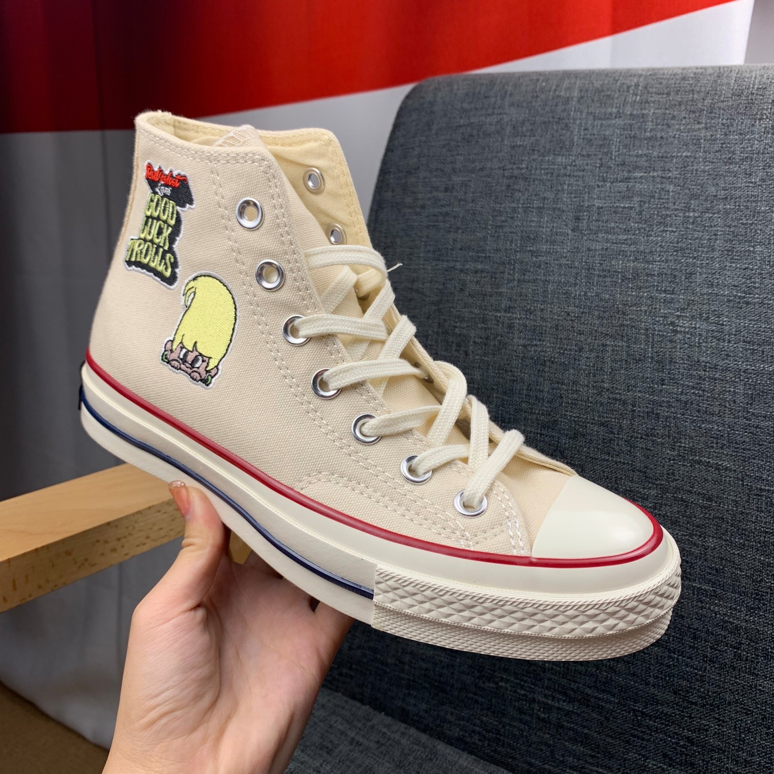 韩国时尚女王姜涩琪签名版 点燃奶白色创造力 签 - 佰特万斯匡威