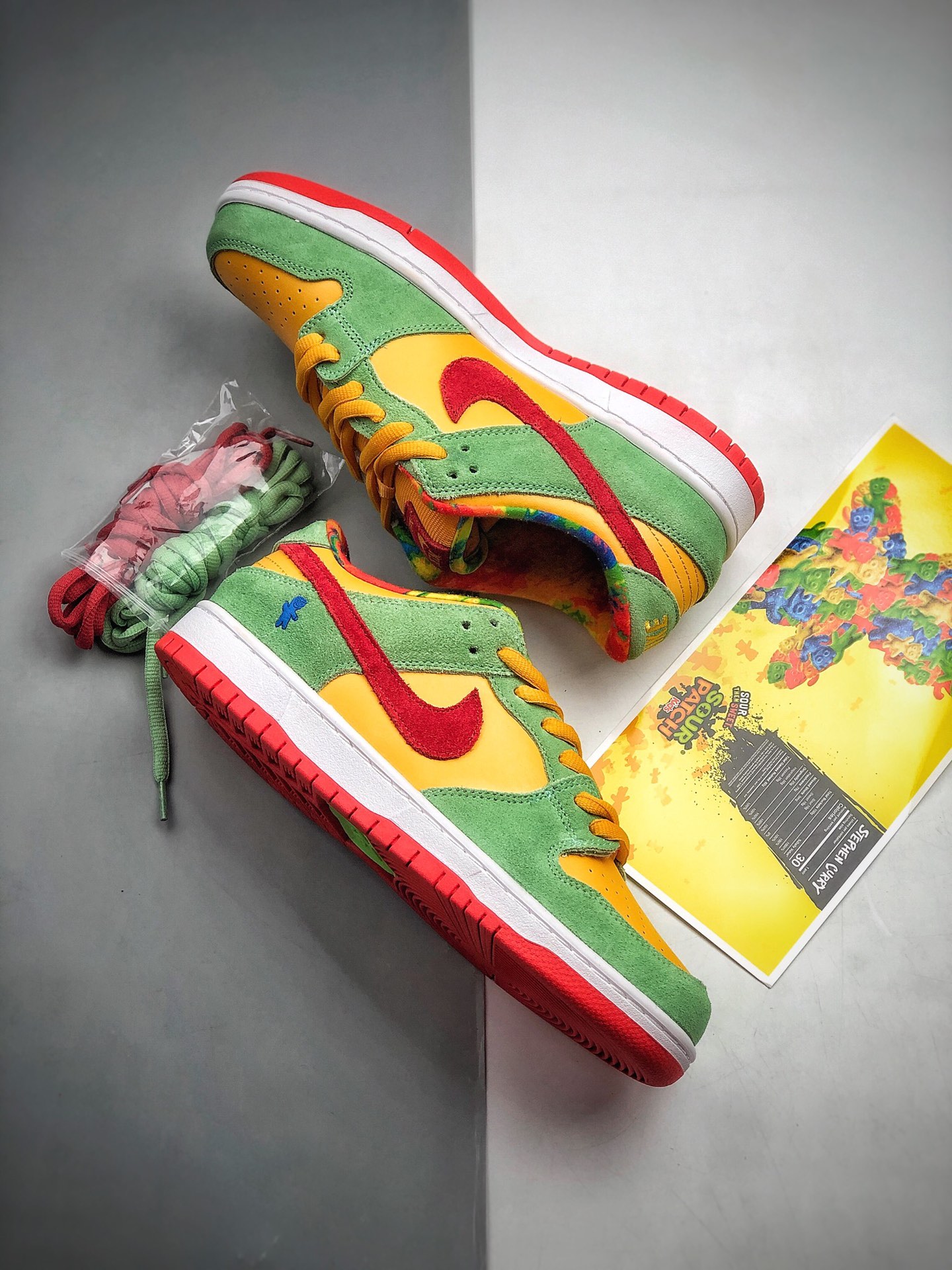 230  耐克 Sour Patch Kids x Nike SB DunK Low CU1727 600