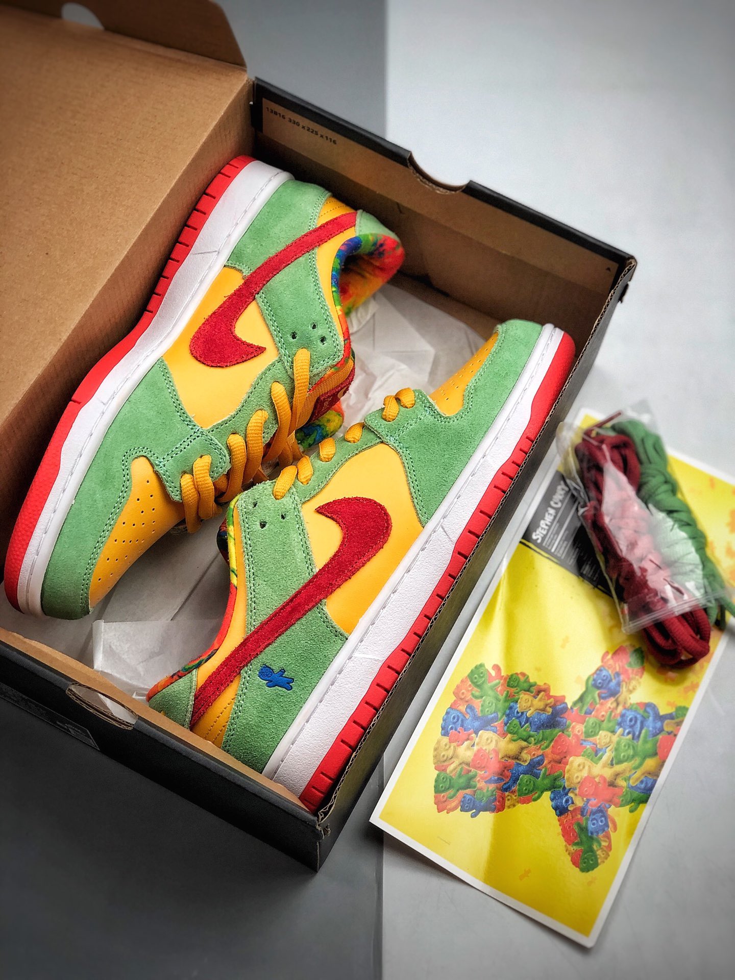 230  耐克 Sour Patch Kids x Nike SB DunK Low CU1727 600