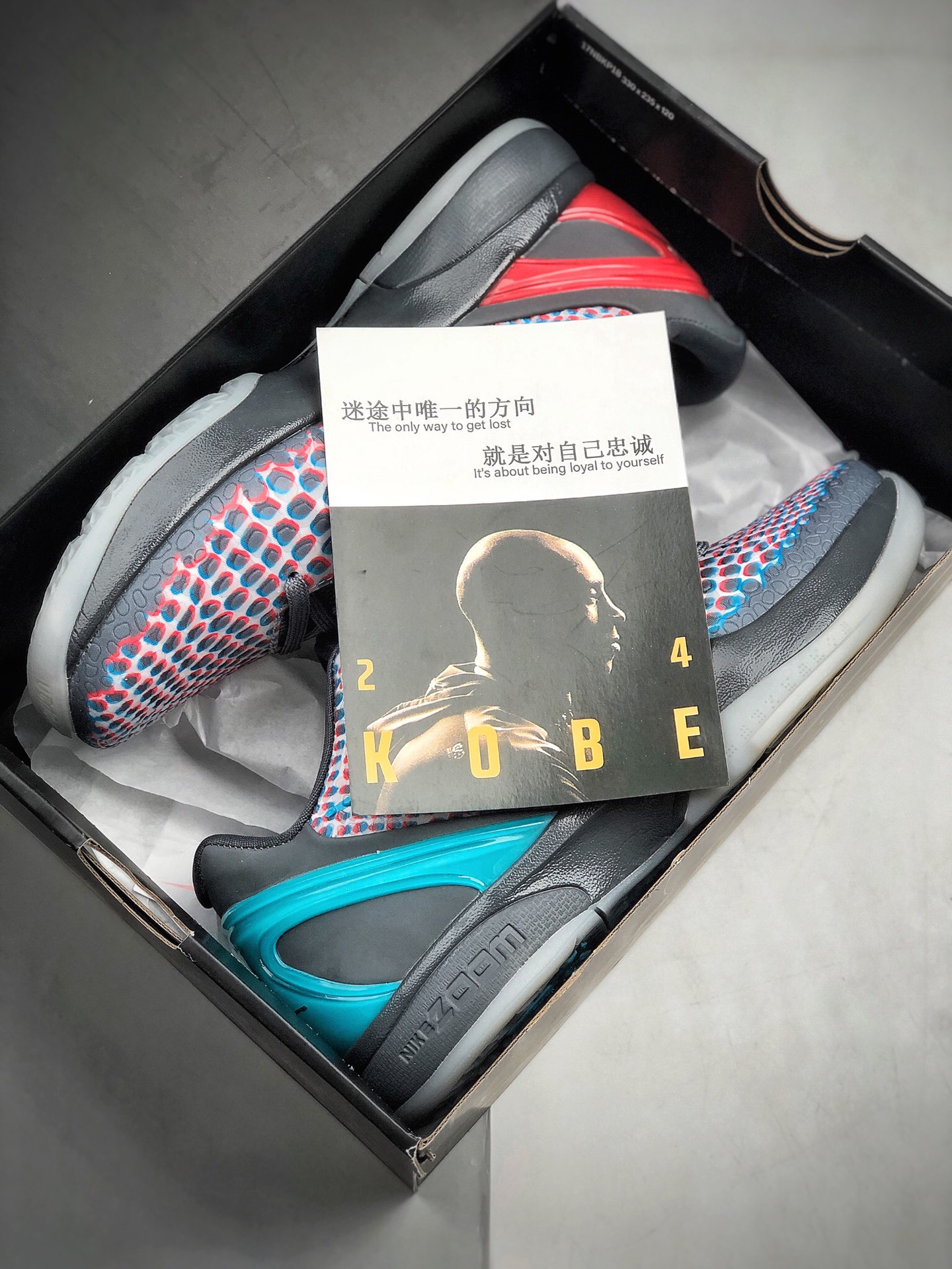 250 Nike Kobe 6 V 3D 好莱坞ZK 6是第一双科比将自己的绰号Black Mamba与自己的签名鞋DD2305-003