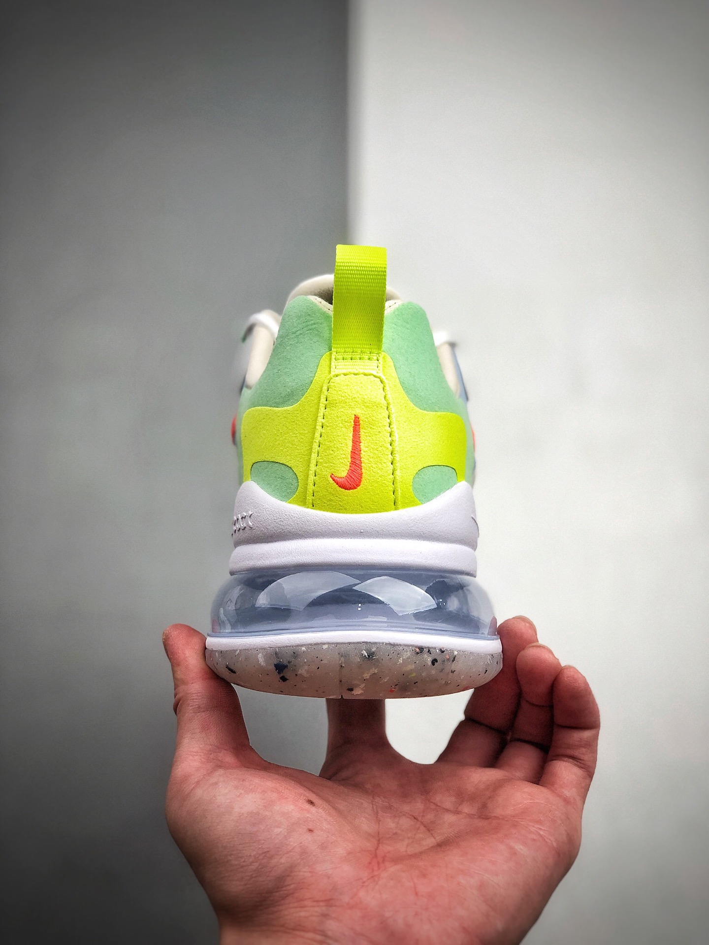 200 公司级 Max 270 糖果色 Nike React Air Max 270混合科技后掌半气垫慢跑鞋 DB5927 161