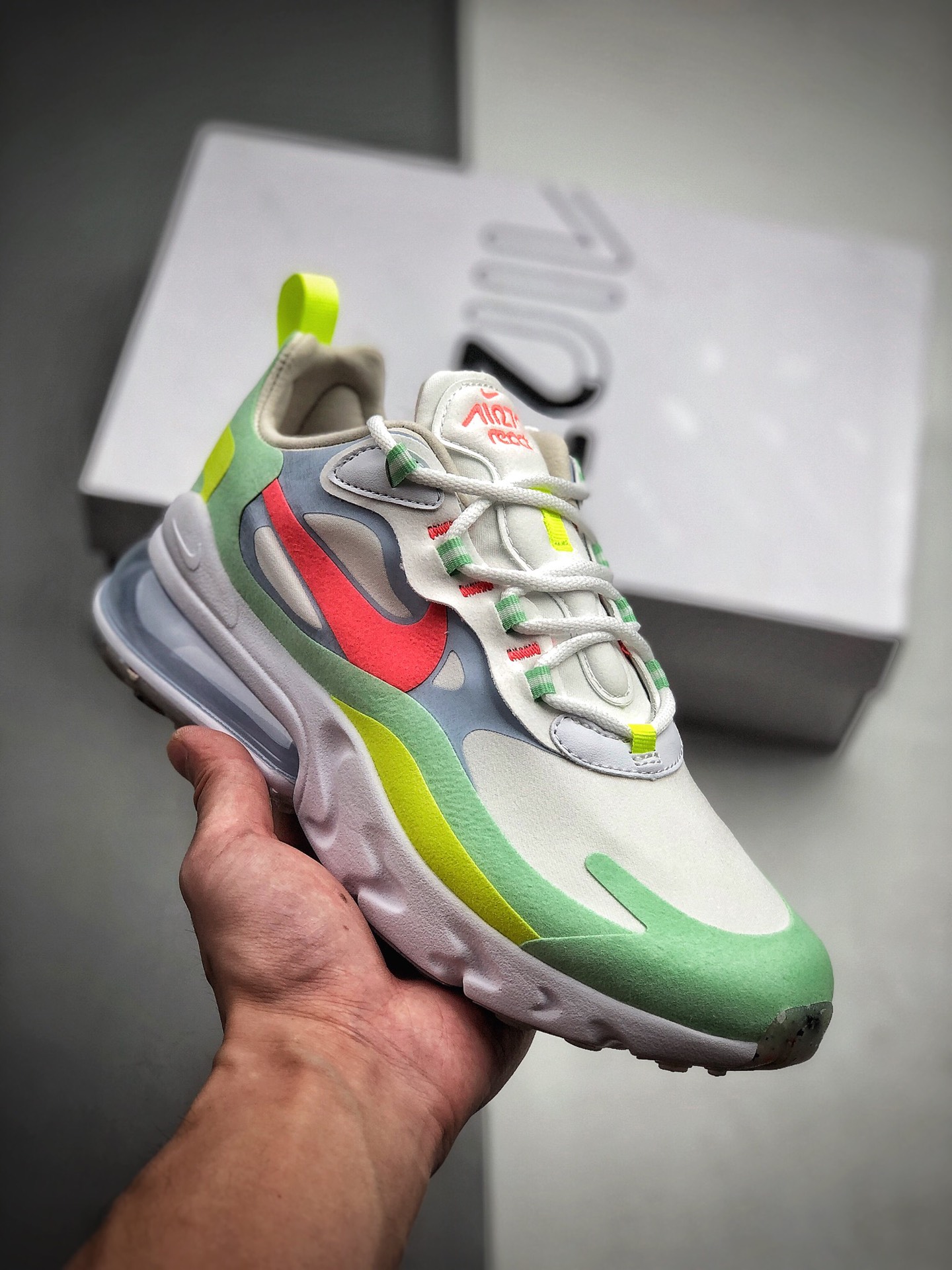 200 公司级 Max 270 糖果色 Nike React Air Max 270混合科技后掌半气垫慢跑鞋 DB5927 161