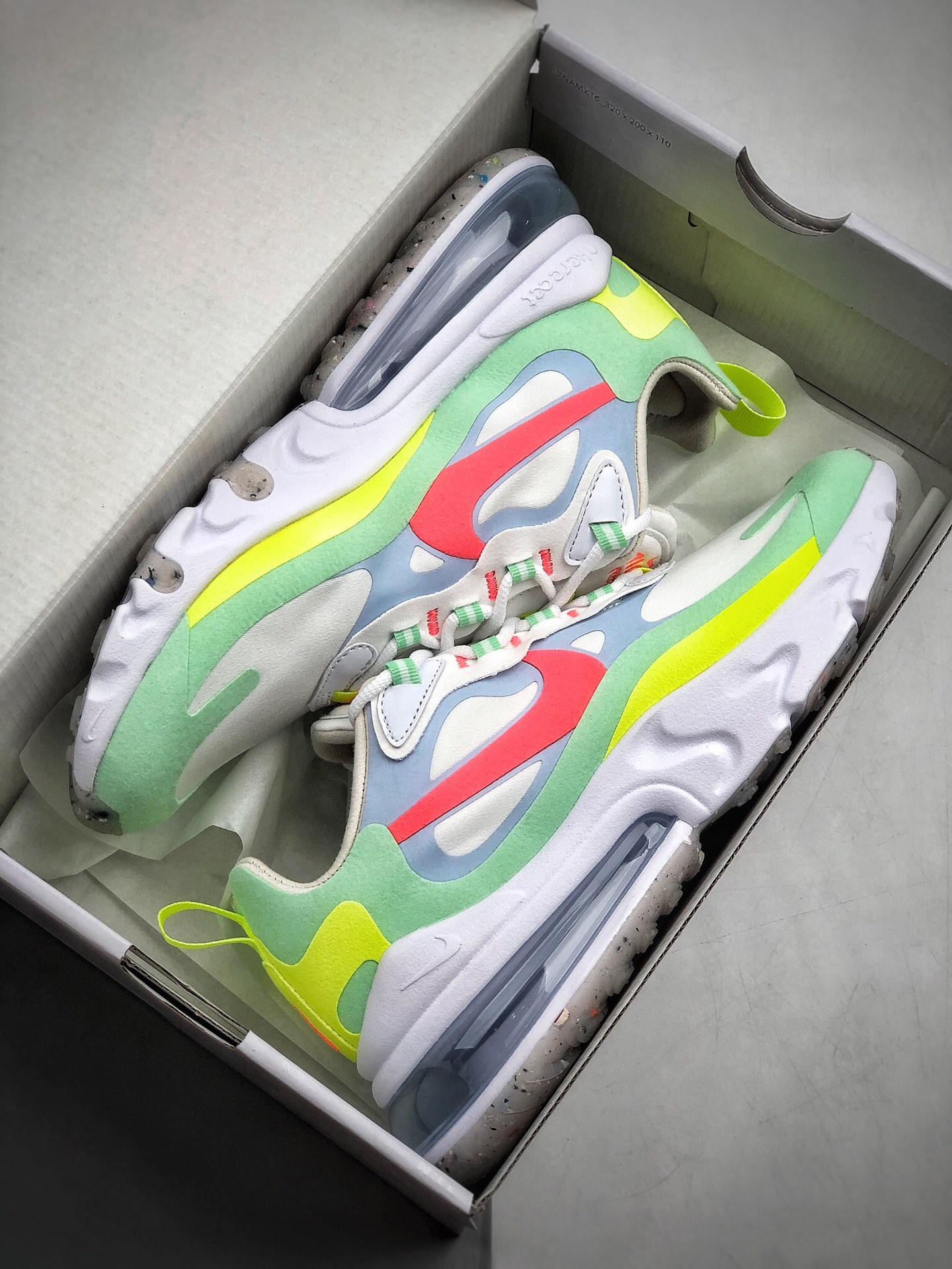 200 公司级 Max 270 糖果色 Nike React Air Max 270混合科技后掌半气垫慢跑鞋 DB5927 161